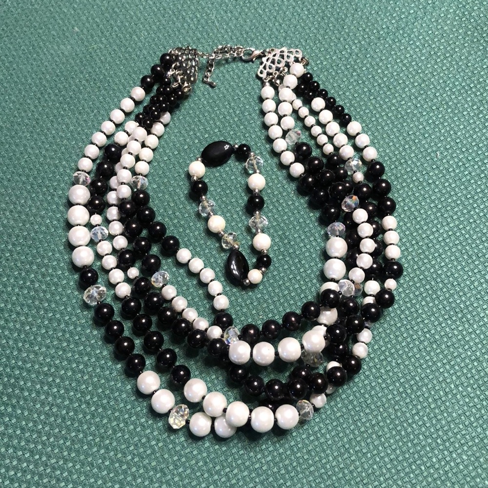 5-strand black and white necklace and bracelet